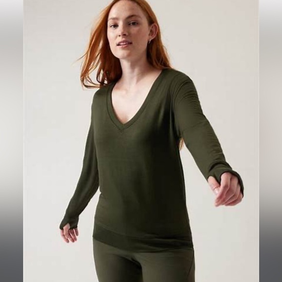 Athleta Sunrise V-neck sweatshirt Dark green
Size 1X New in package - Picture 4 of 7